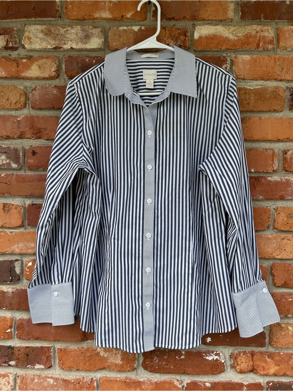 Chico's No Iron Gray White Striped Button-Up Shirt Long Sleeve 100% Cotton 2/L